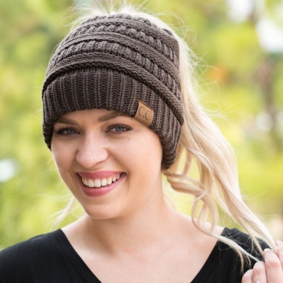 C.C. Beanie Messy Bun style - Picture 1 of 3